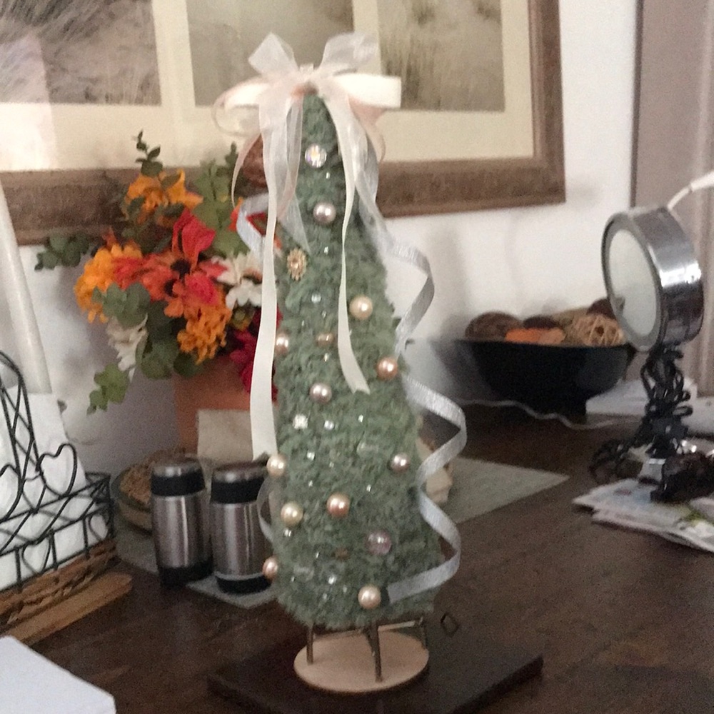 CHRISTMAS TREE